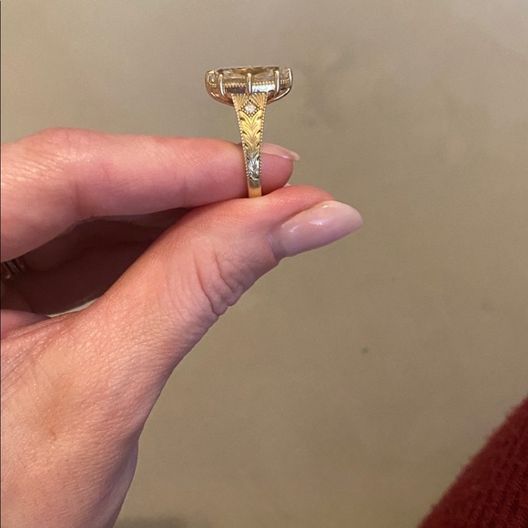 10k Yellow Gold Ring - Picture 2 of 6